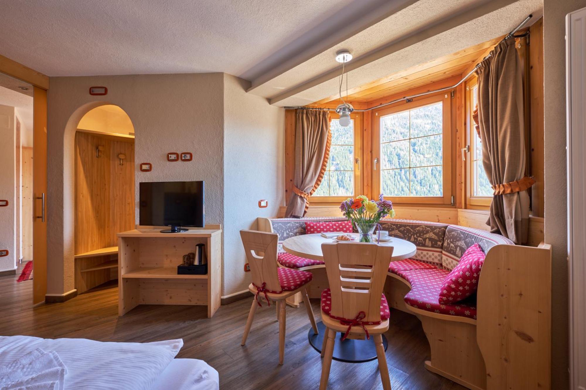 Berg Hotel Latemar Spitze Vigo di Fassa Zewnętrze zdjęcie